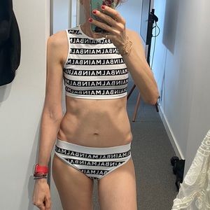 Meet your Posher, Olympia